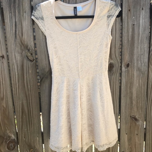 H&M Dresses & Skirts - Cream Lace Dress